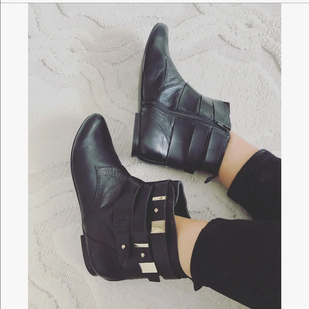 Nine West Black Leather Ankle Booties with Gold Hardware